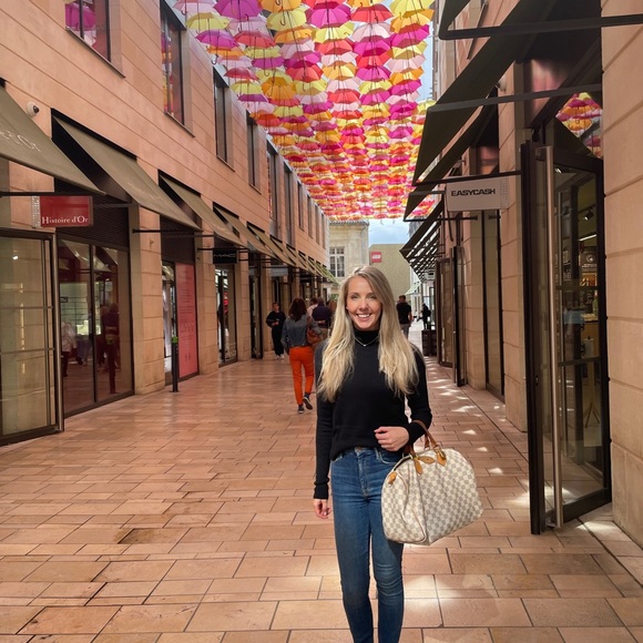 Meet your Posher, Sarah - Picture 1 of 1